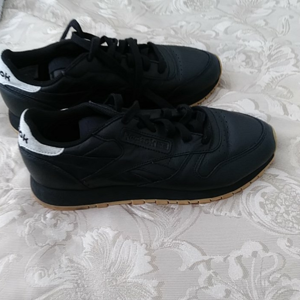 Shoes - Picture 3 of 3
